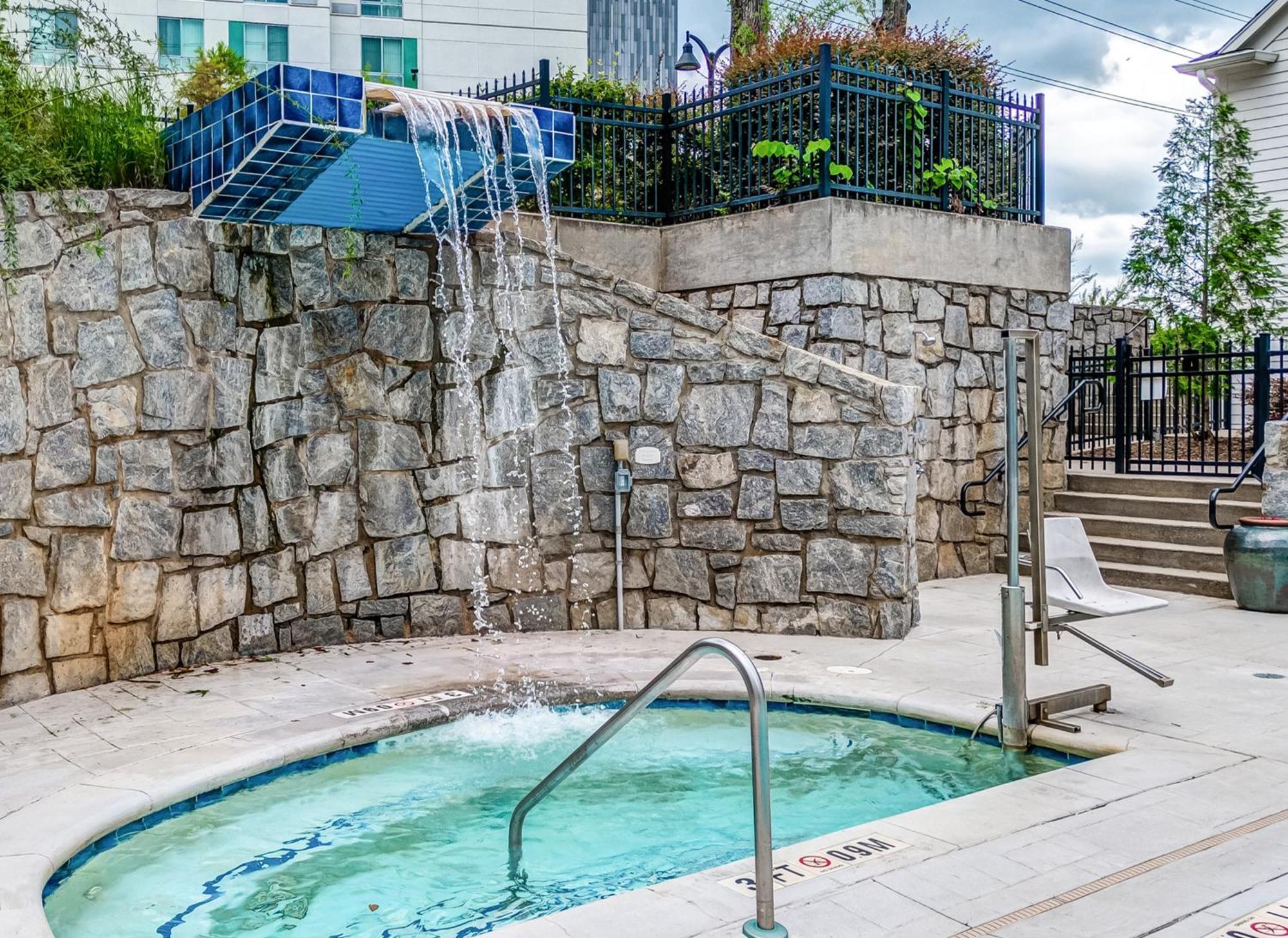 Hotel Indigo Atlanta Vinings By Ihg Smyrna Exterior foto